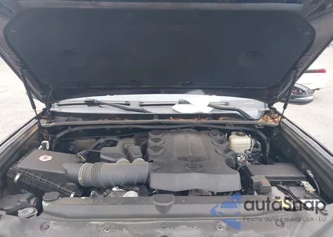 2018 Toyota 4Runner Sr5 Premium z USA, uszkodzony, nr VIN JTEBU5JR4J5506809